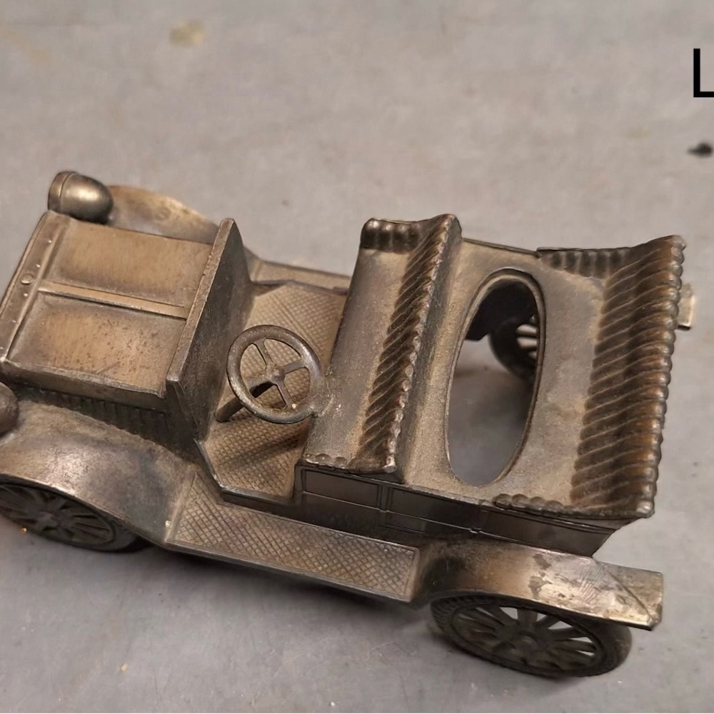 Antique-Style Silver Metal Car Decorative Accent